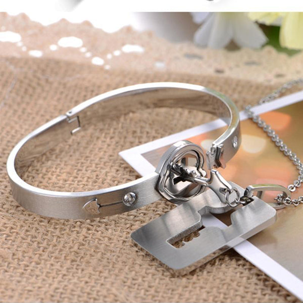 Heart Bracelet, Clover Key Bracelet, Luck & Love Bracelet, 18k Gold Filled  Charm Bracelet, Love Jewelry, Anniversary Gift, Mothers Day Gift - Etsy